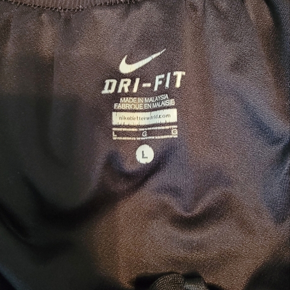 Nike Dri-Fit shorts - Picture 3 of 3